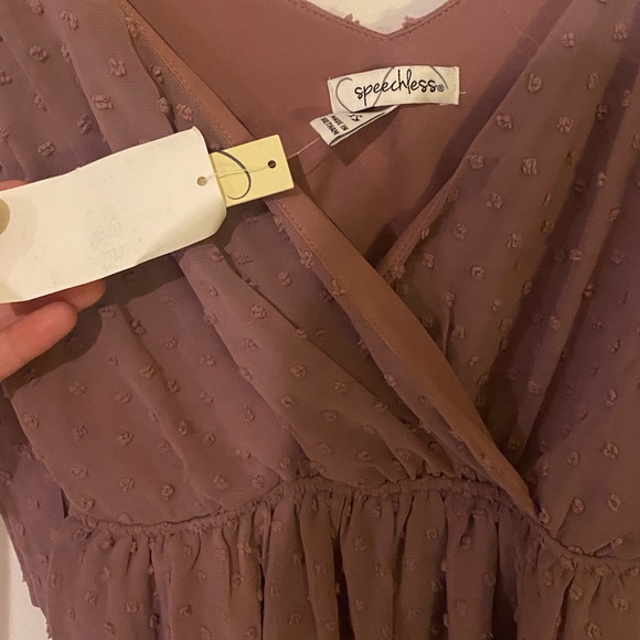 BRAND NEW Speechless Mauve V Neck Babydoll Top with Ties on Sleeves - Picture 4 of 6